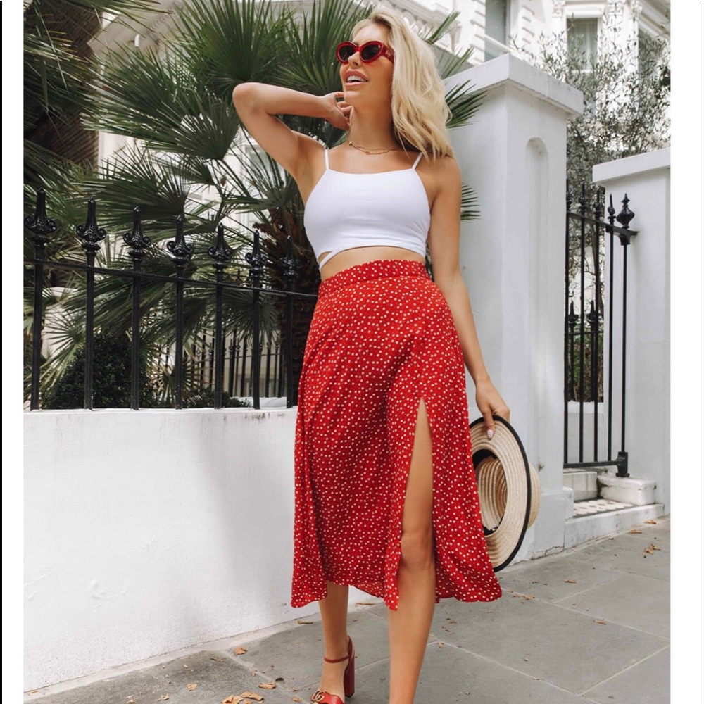 Mid length skirt
